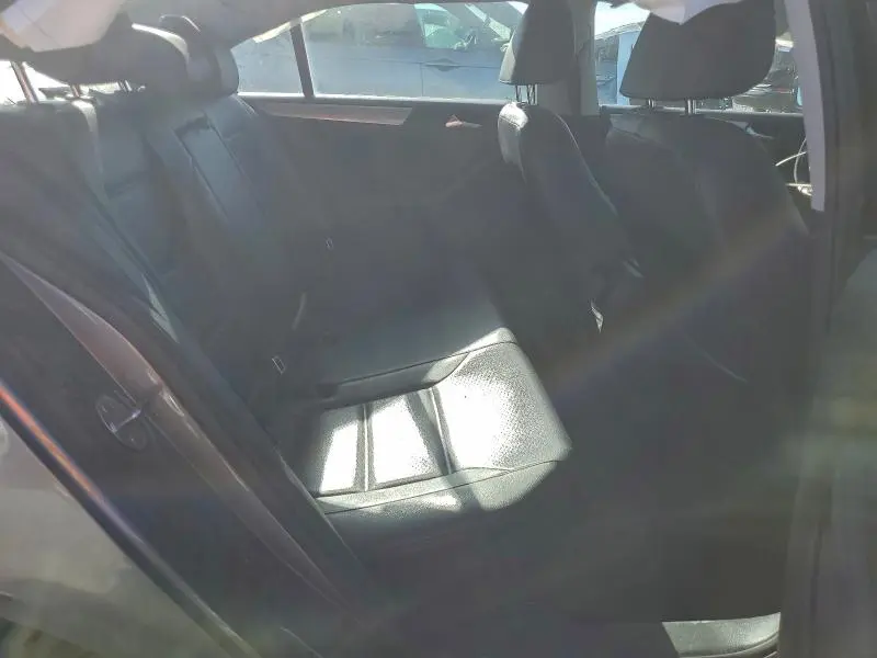 2017 VOLKSWAGEN JETTA SE  