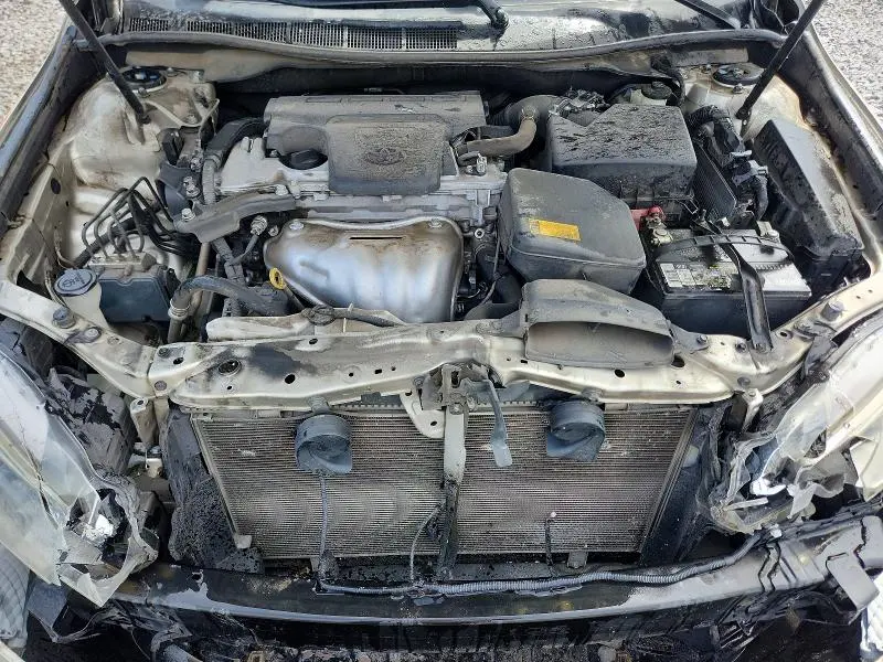 2015 TOYOTA CAMRY SE  