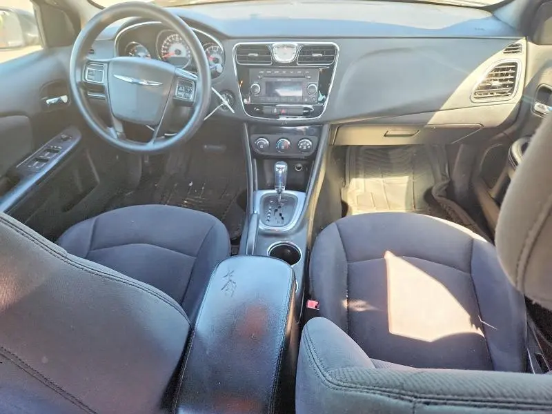 2013 CHRYSLER 200 LX  