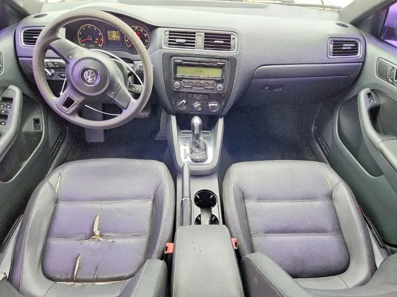 2011 VOLKSWAGEN JETTA SE  