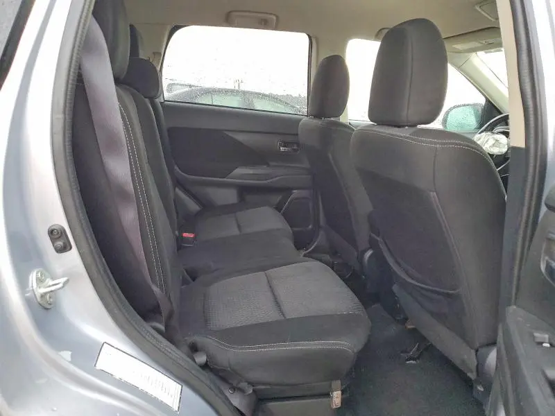 2016 MITSUBISHI OUTLANDER SE  