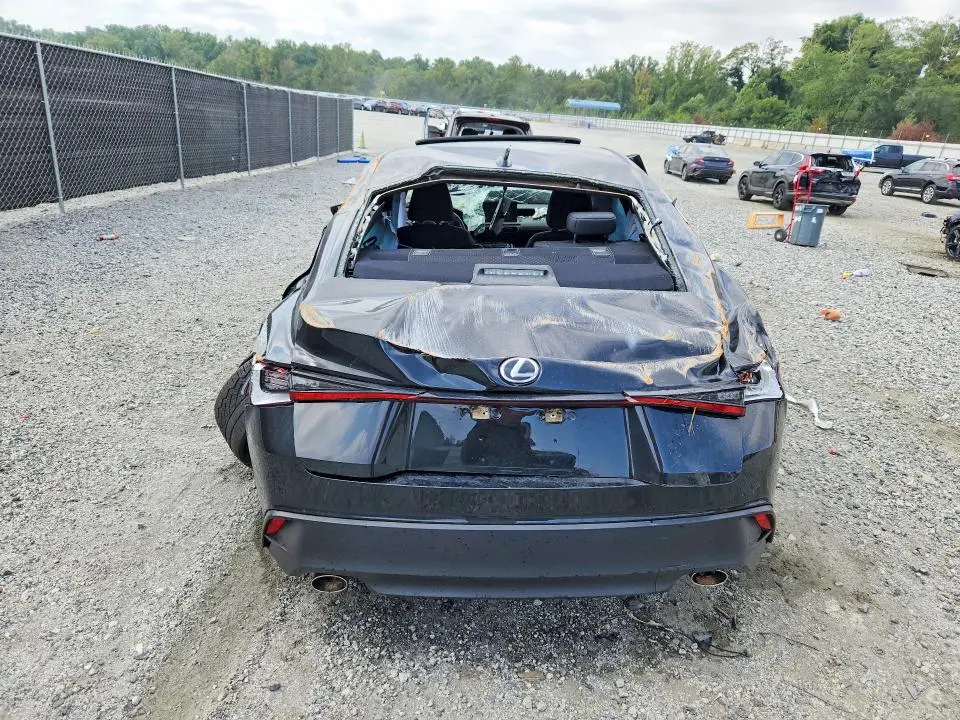2023 LEXUS IS 300  