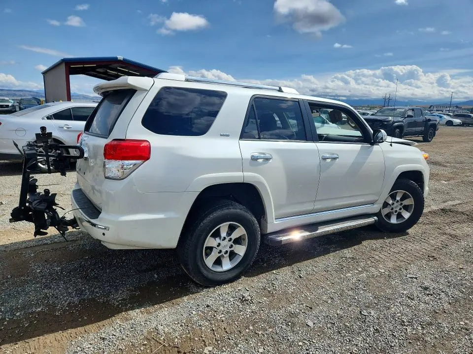 2013 TOYOTA 4RUNNER SR5  