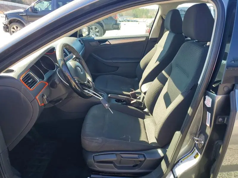 2016 VOLKSWAGEN JETTA SE  