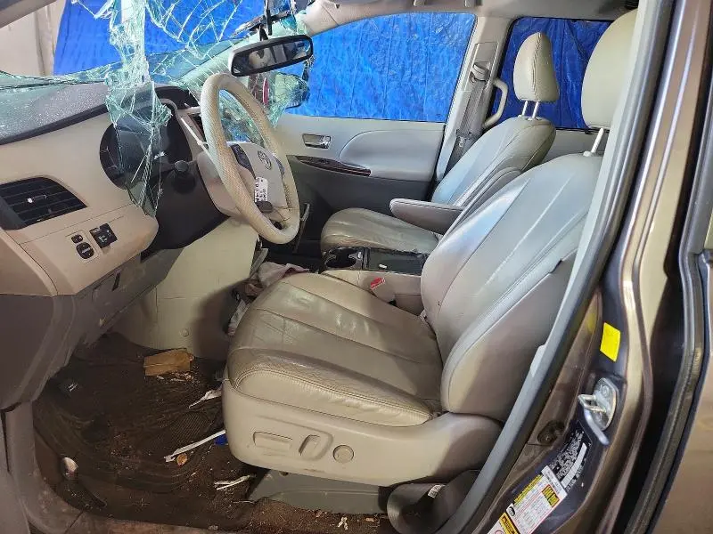 2011 TOYOTA SIENNA XLE 8-PASSENGER  