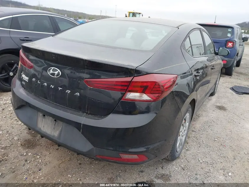 2019 HYUNDAI ELANTRA SE