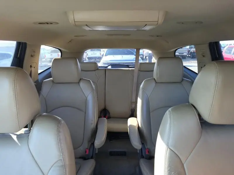 2011 CHEVROLET TRAVERSE LT  