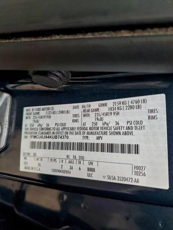 2019 FORD ESCAPE TITANIUM  