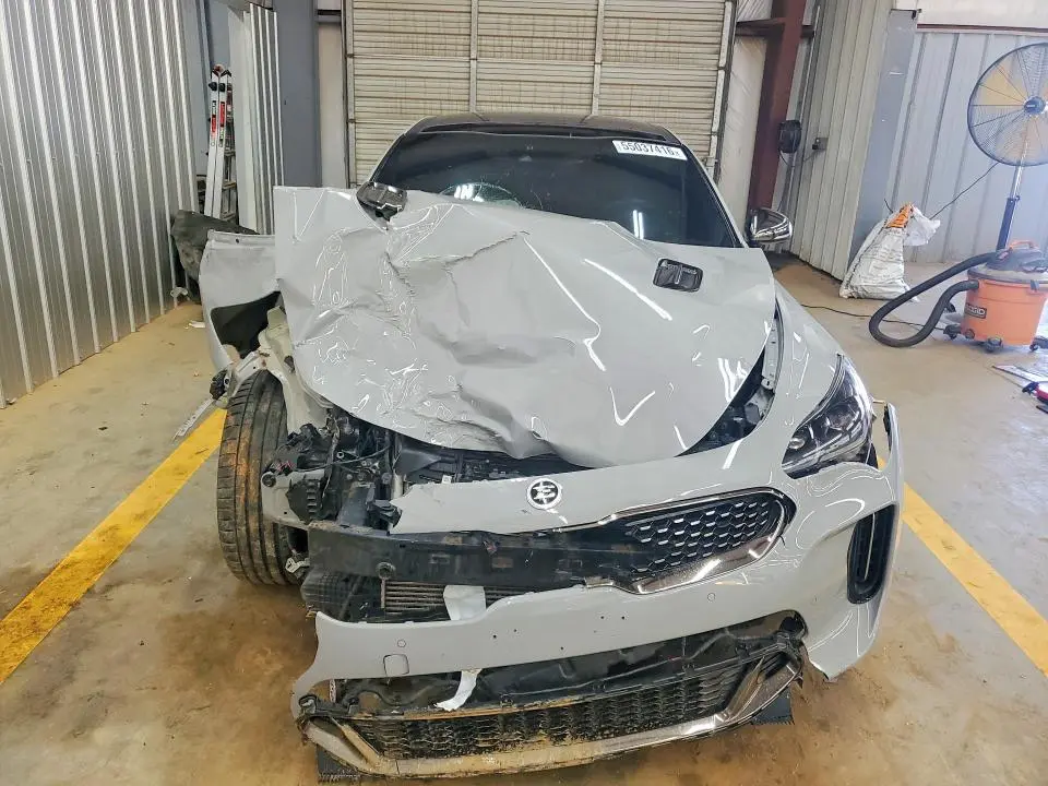 2020 KIA STINGER GT2  