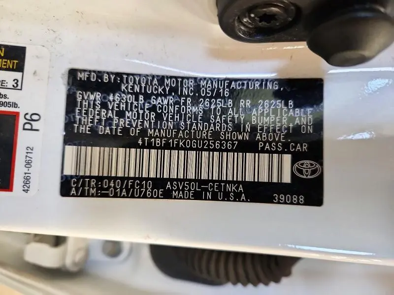 2016 TOYOTA CAMRY LE  