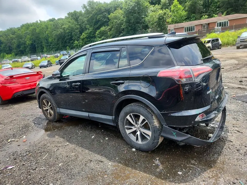 2017 TOYOTA RAV4 XLE  