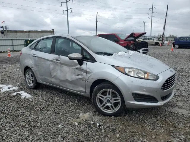 2017 FORD FIESTA SE  