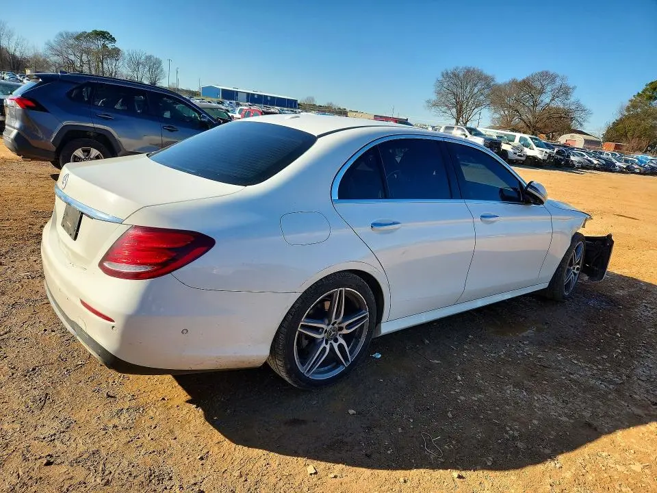 2017 MERCEDES-BENZ E 300  