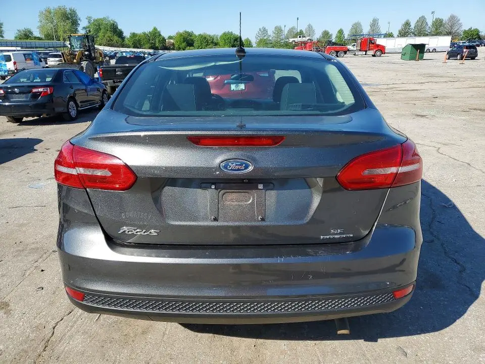 2016 FORD FOCUS SE  