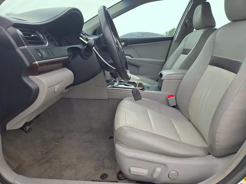 2012 TOYOTA CAMRY XLE  