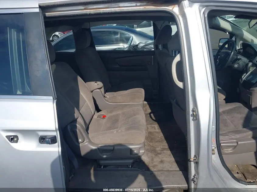 2011 HONDA ODYSSEY LX