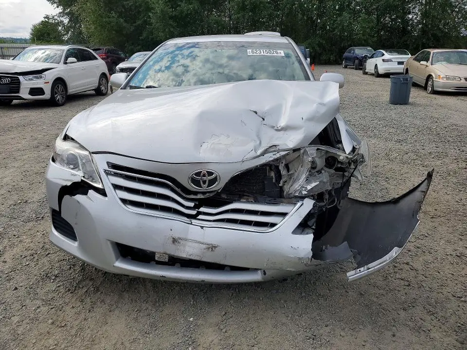 2011 TOYOTA CAMRY LE  
