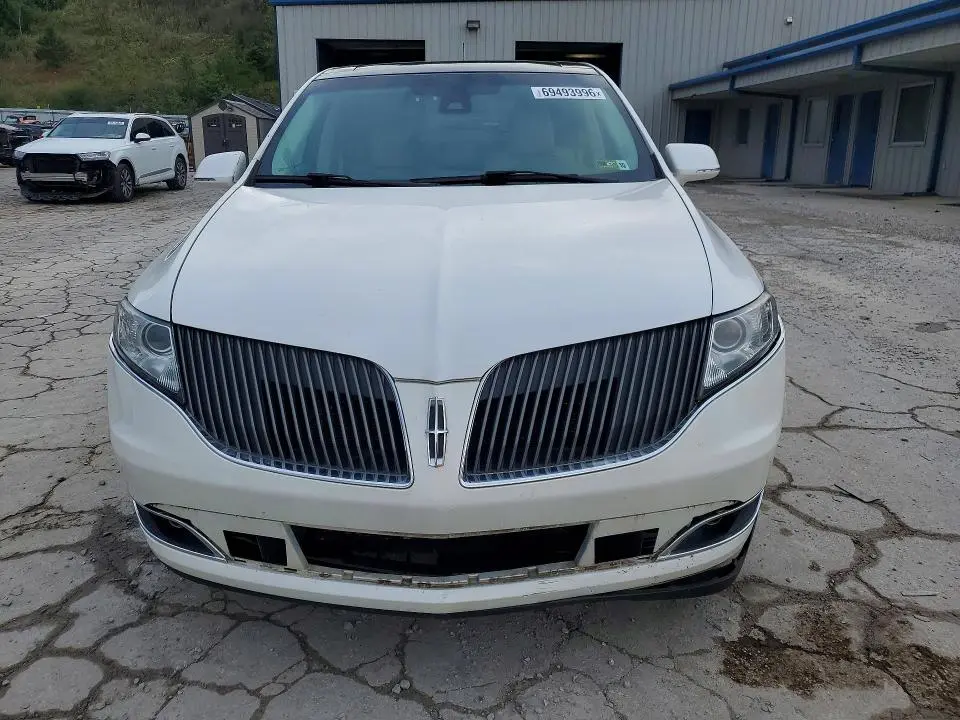 2015 LINCOLN MKT   