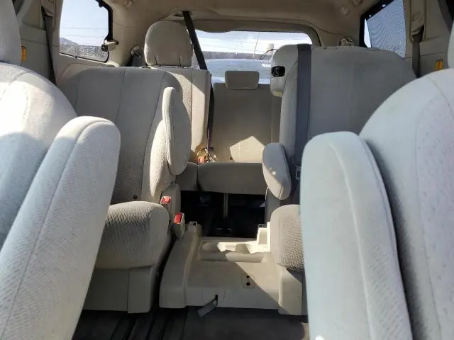 2011 TOYOTA SIENNA LE  