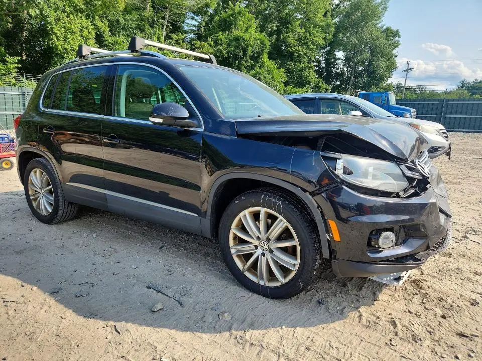 2014 VOLKSWAGEN TIGUAN S  