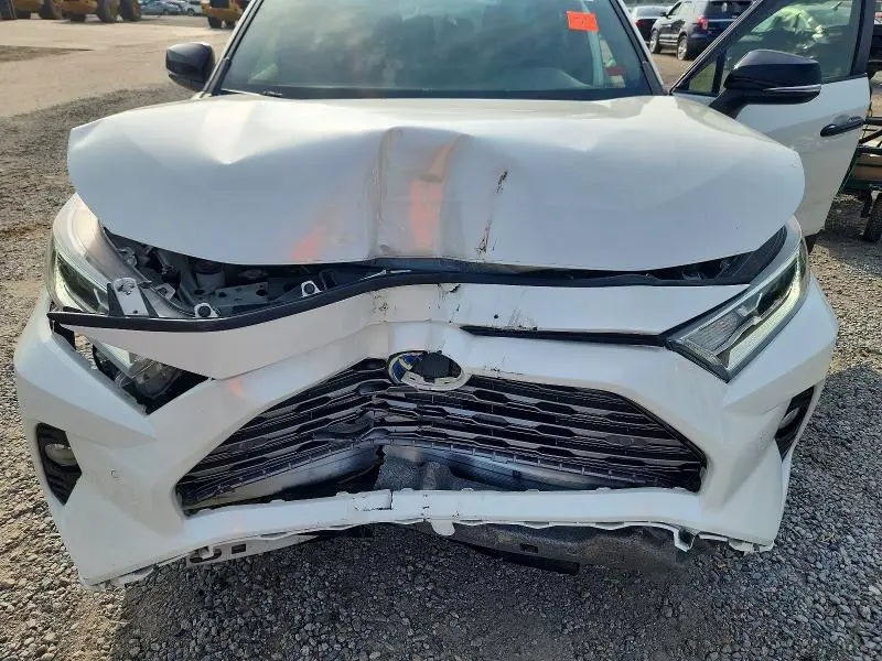 2020 TOYOTA RAV4 XSE  