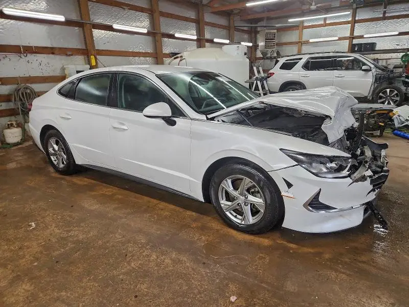 2022 HYUNDAI SONATA SE  