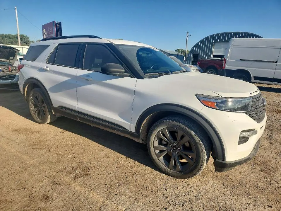 2021 FORD EXPLORER XLT  