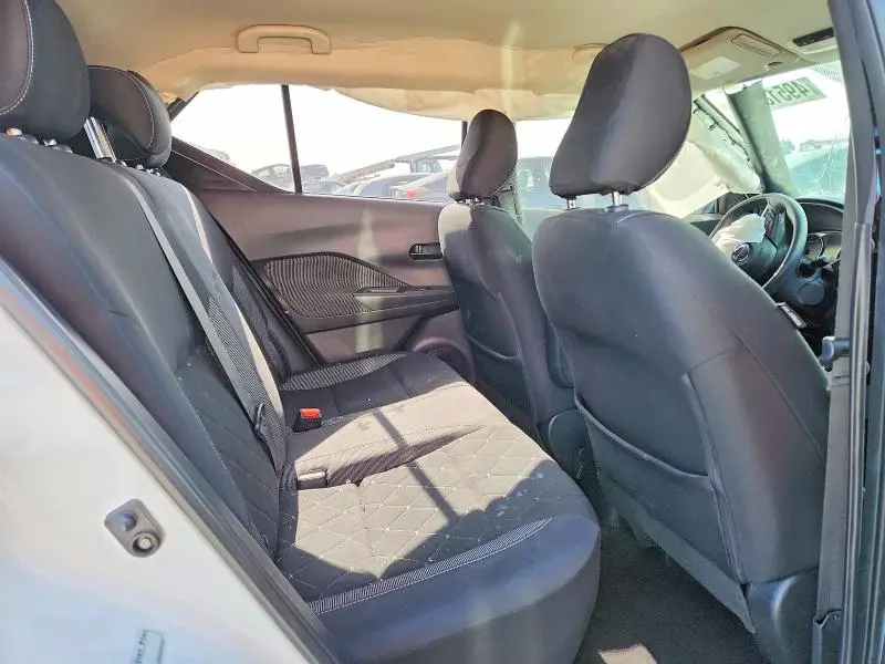 2019 NISSAN KICKS S  