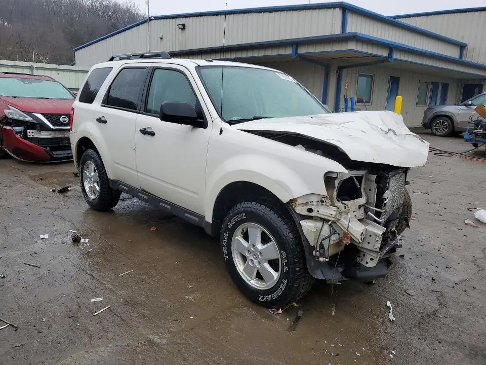 2011 FORD ESCAPE XLT  
