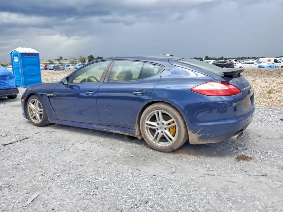 2013 PORSCHE PANAMERA 2  