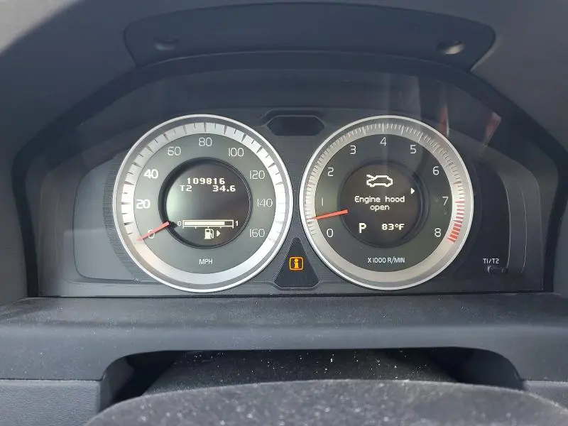 2011 VOLVO XC70 3.2  