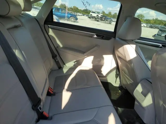 2017 VOLKSWAGEN PASSAT R-LINE  