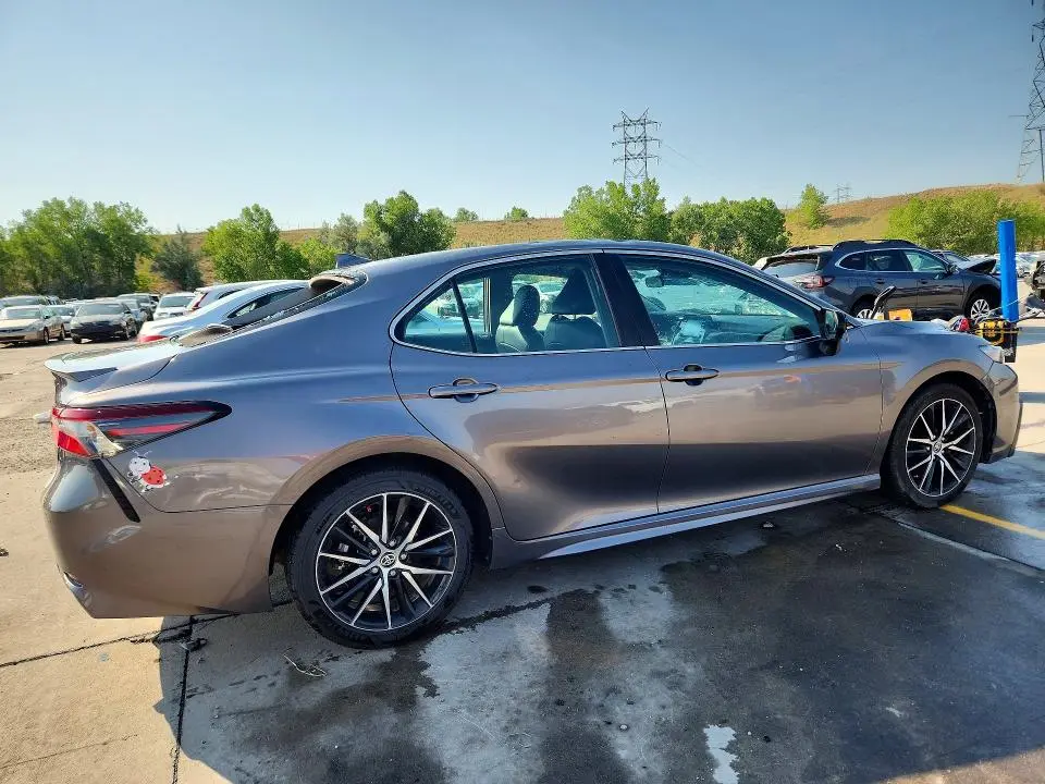 2022 TOYOTA CAMRY SE  