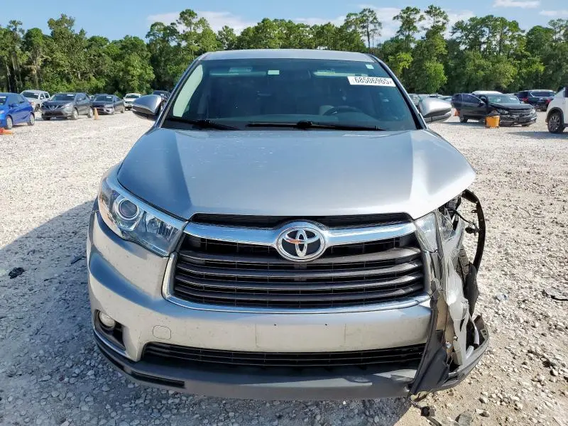2016 TOYOTA HIGHLANDER LE  