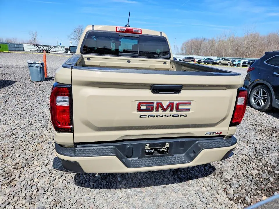 2024 GMC CANYON AT4  