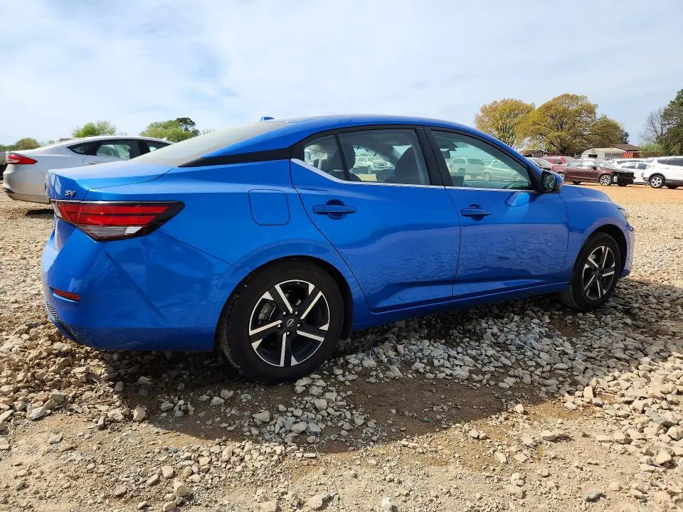 2024 NISSAN SENTRA SV  