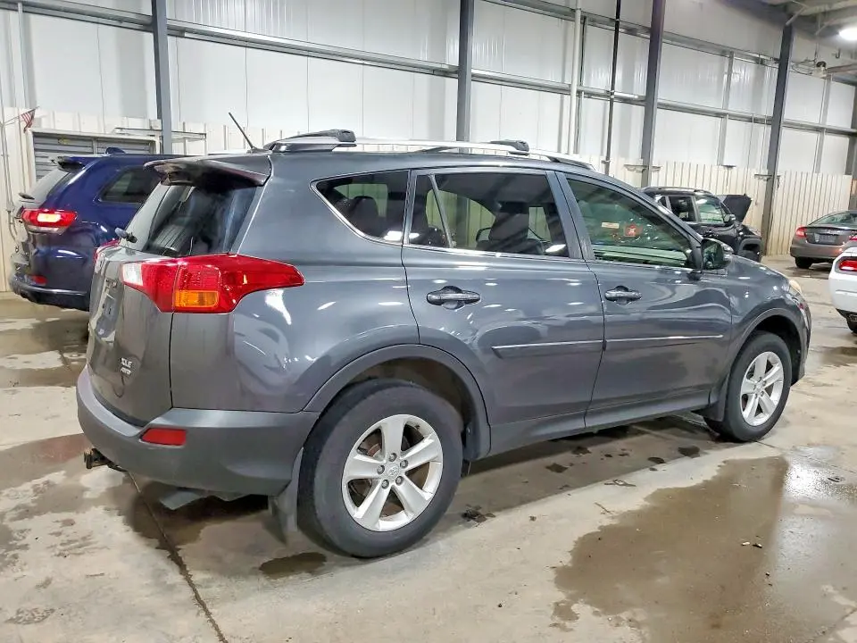 2014 TOYOTA RAV4 XLE  