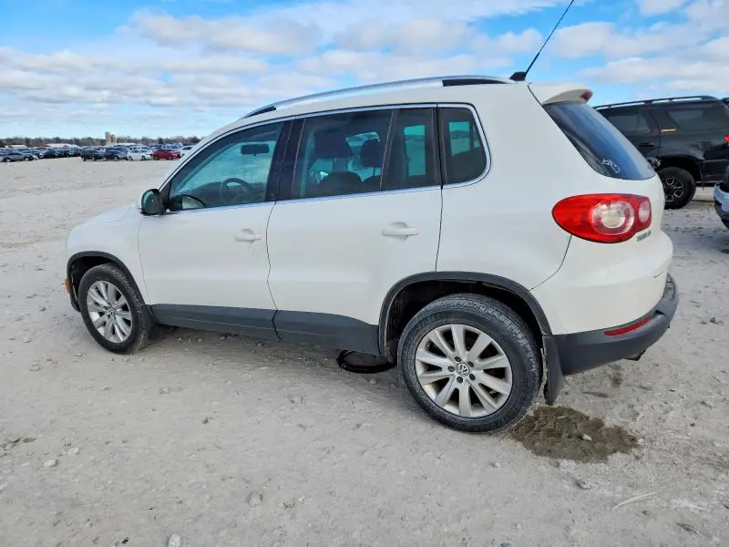 2010 VOLKSWAGEN TIGUAN SE  