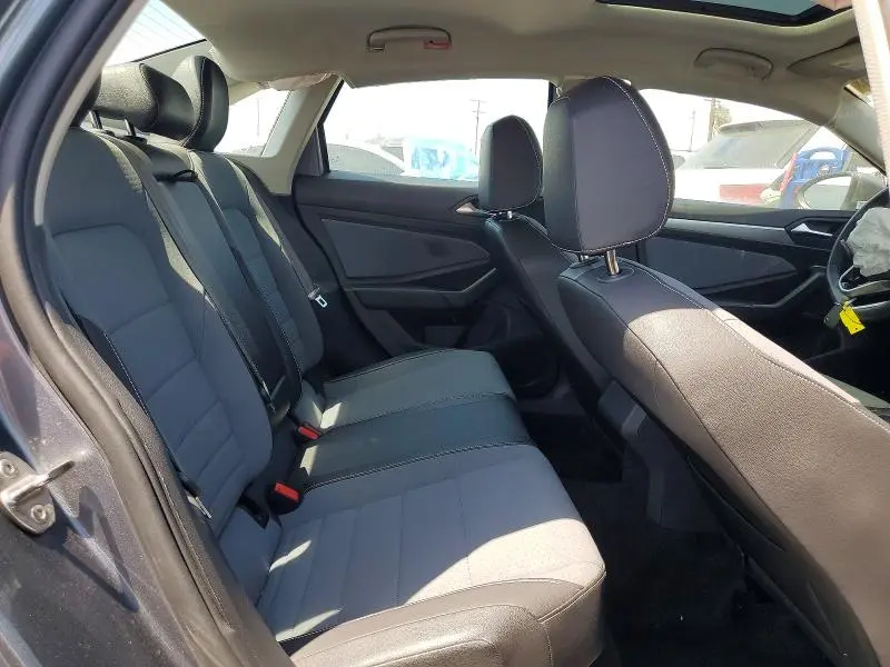 2025 VOLKSWAGEN JETTA SE  