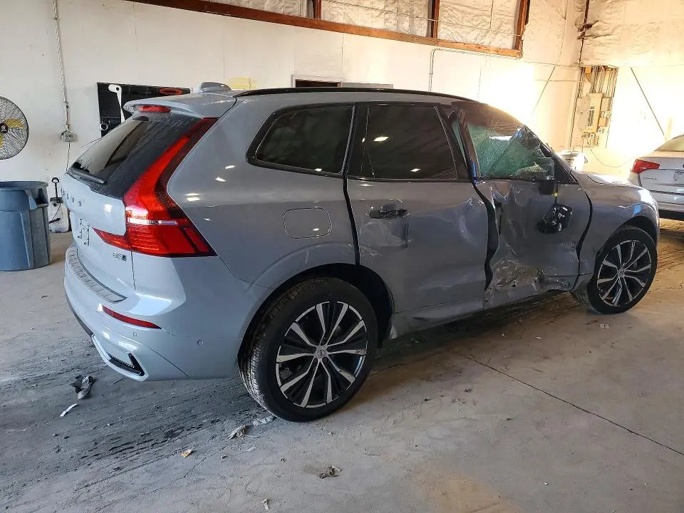 2025 VOLVO XC60 PLUS  