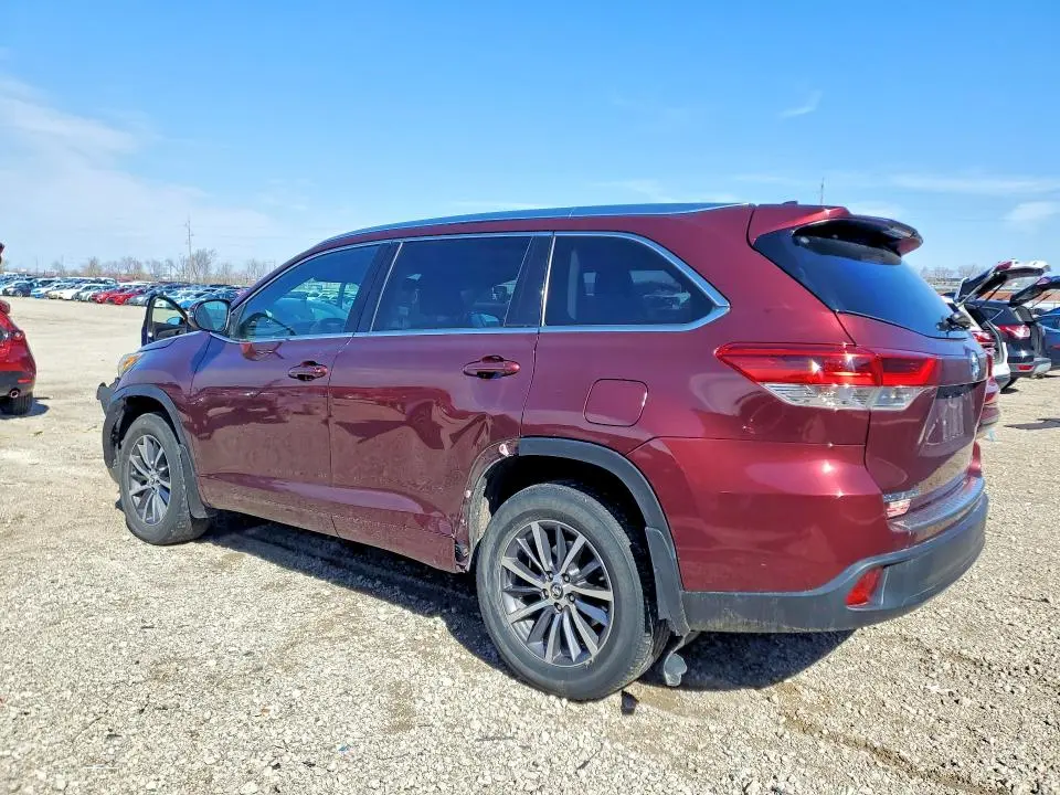 2017 TOYOTA HIGHLANDER XLE  