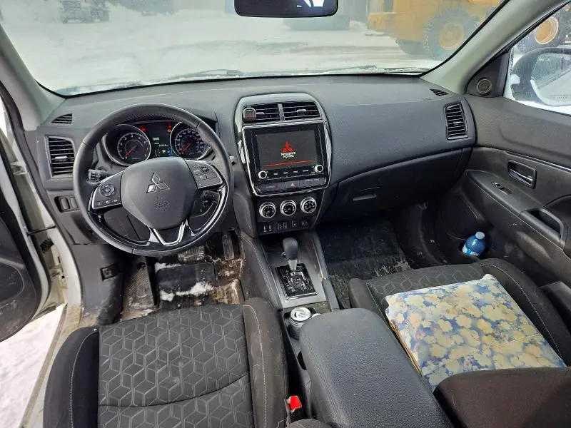 2021 MITSUBISHI RVR SE  