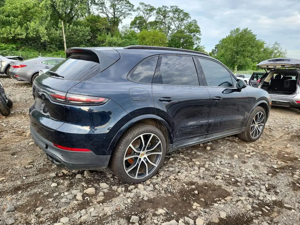 2019 PORSCHE CAYENNE   