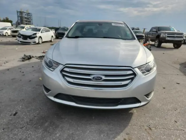 2015 FORD TAURUS SE  