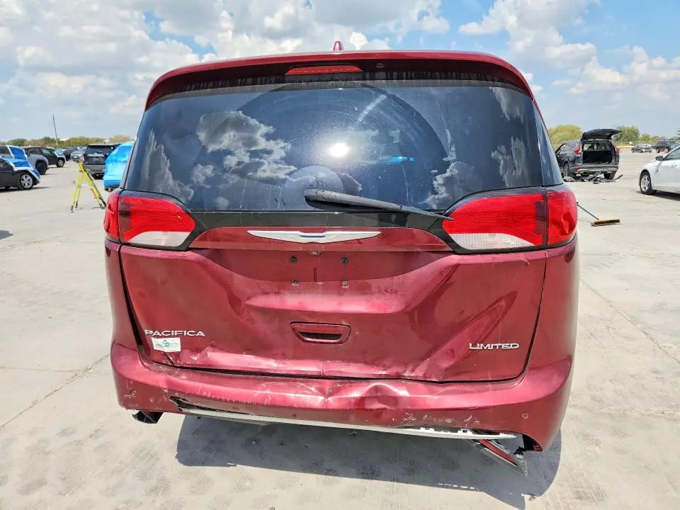2017 CHRYSLER PACIFICA LIMITED  