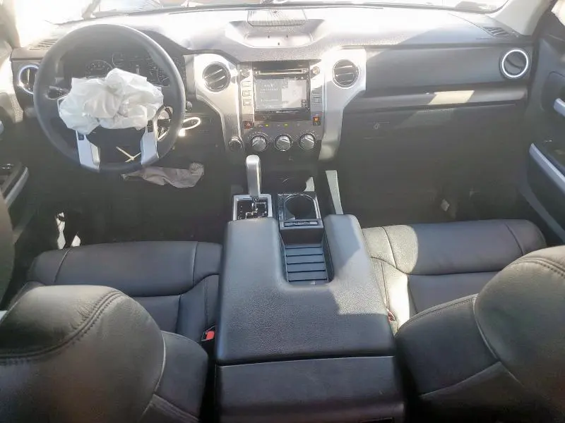 2019 TOYOTA TUNDRA CREWMAX SR5  