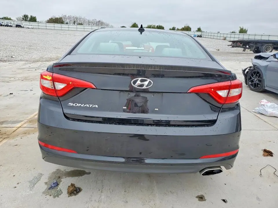 2016 HYUNDAI SONATA SE  