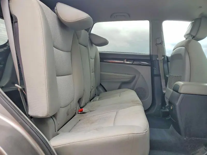 2013 KIA SORENTO LX  