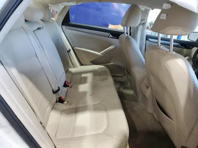 2012 VOLKSWAGEN PASSAT S  