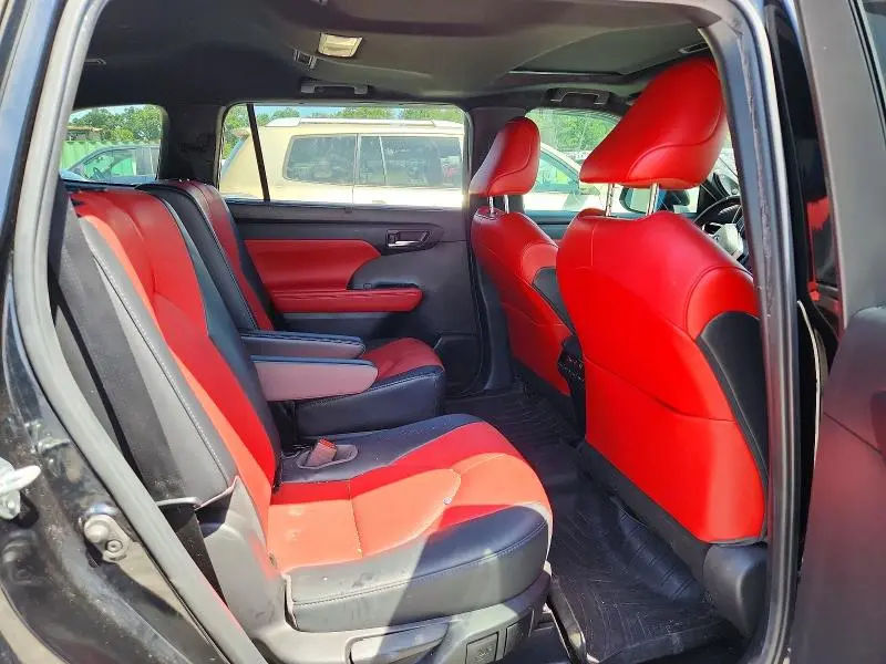 2022 TOYOTA HIGHLANDER XSE  